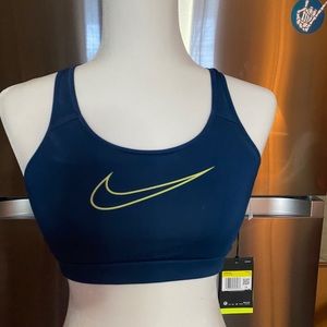 Nike athletic sports bra